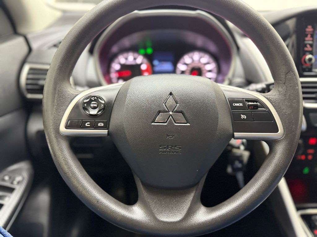 2020 Mitsubishi Eclipse Image 11