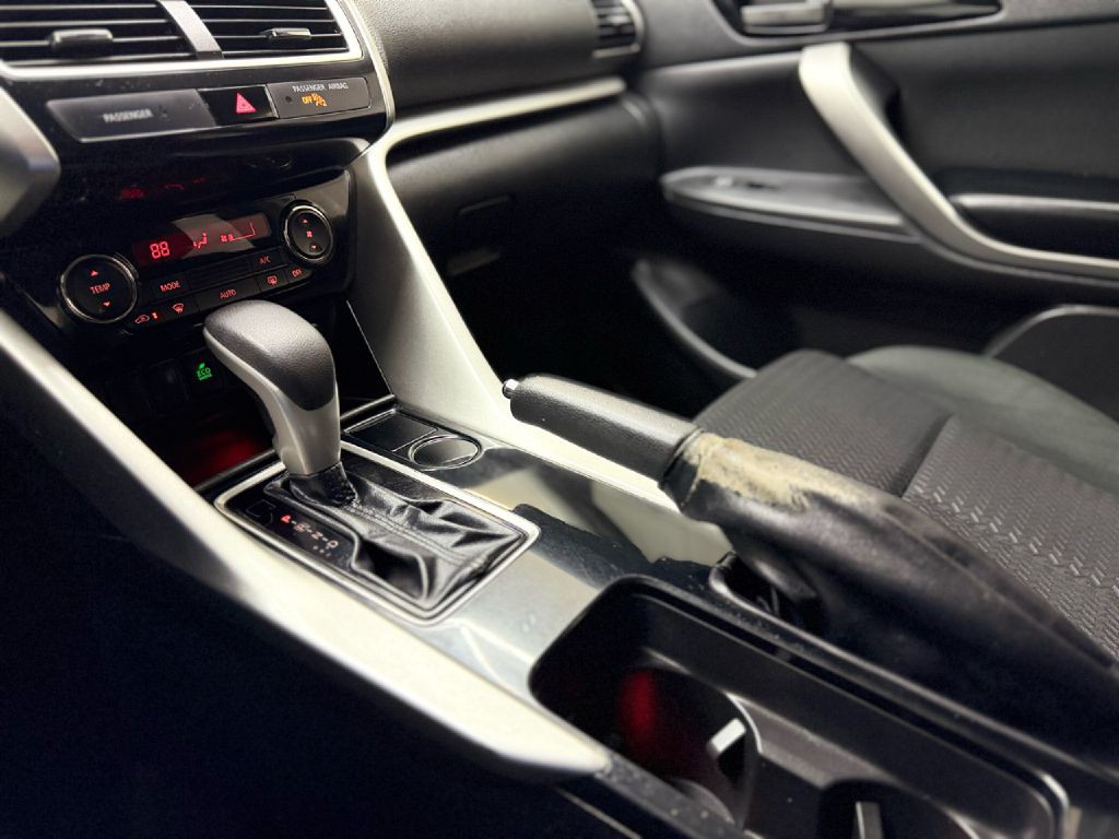 2020 Mitsubishi Eclipse Image 18