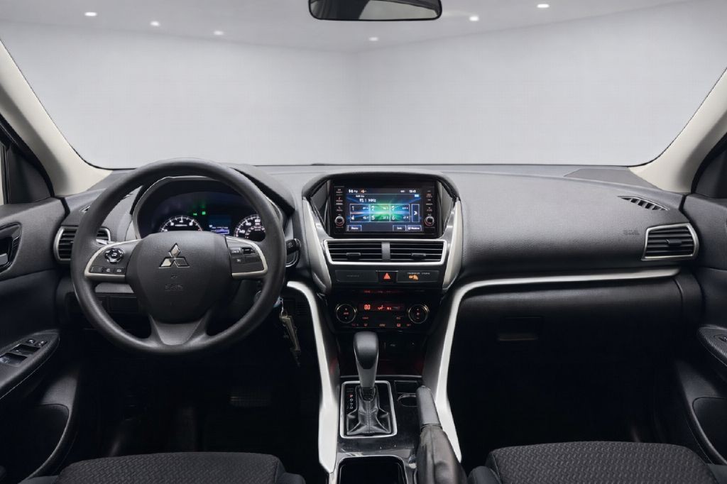 2020 Mitsubishi Eclipse Image 21