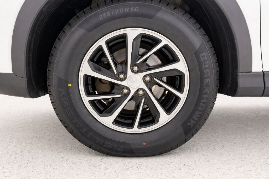 2020 Mitsubishi Eclipse Image 25