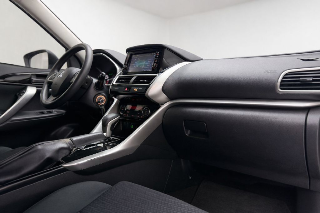 2020 Mitsubishi Eclipse Image 35