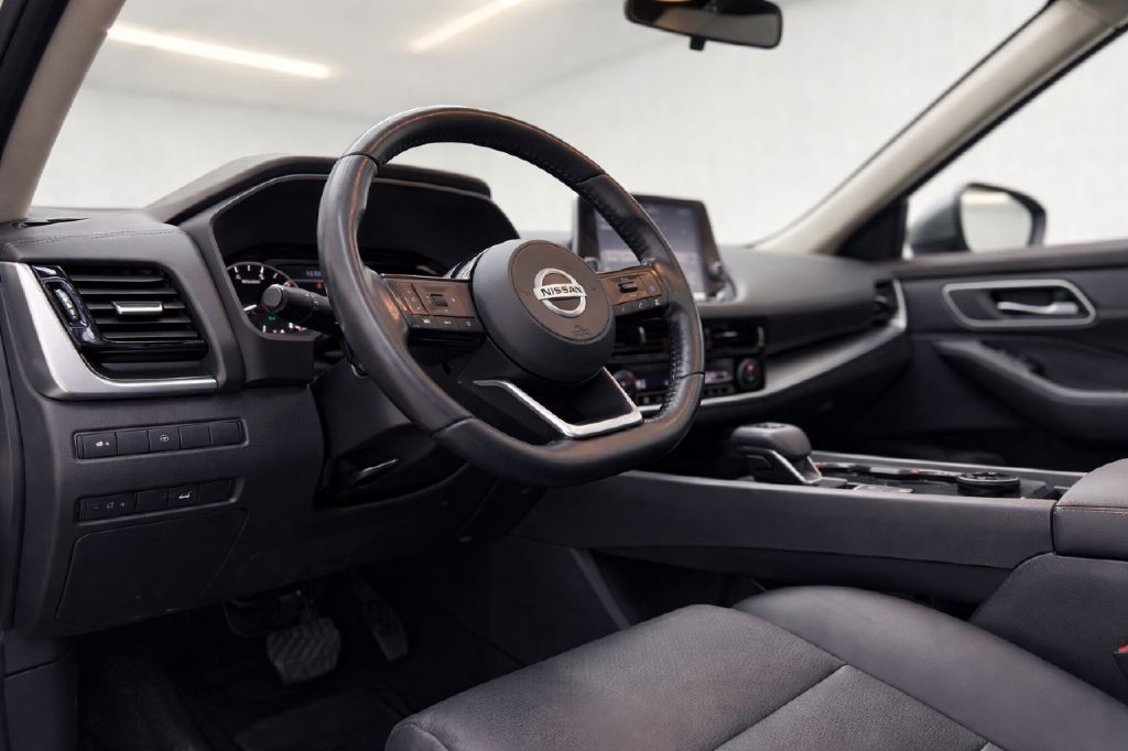2021 Nissan Rogue Image 40