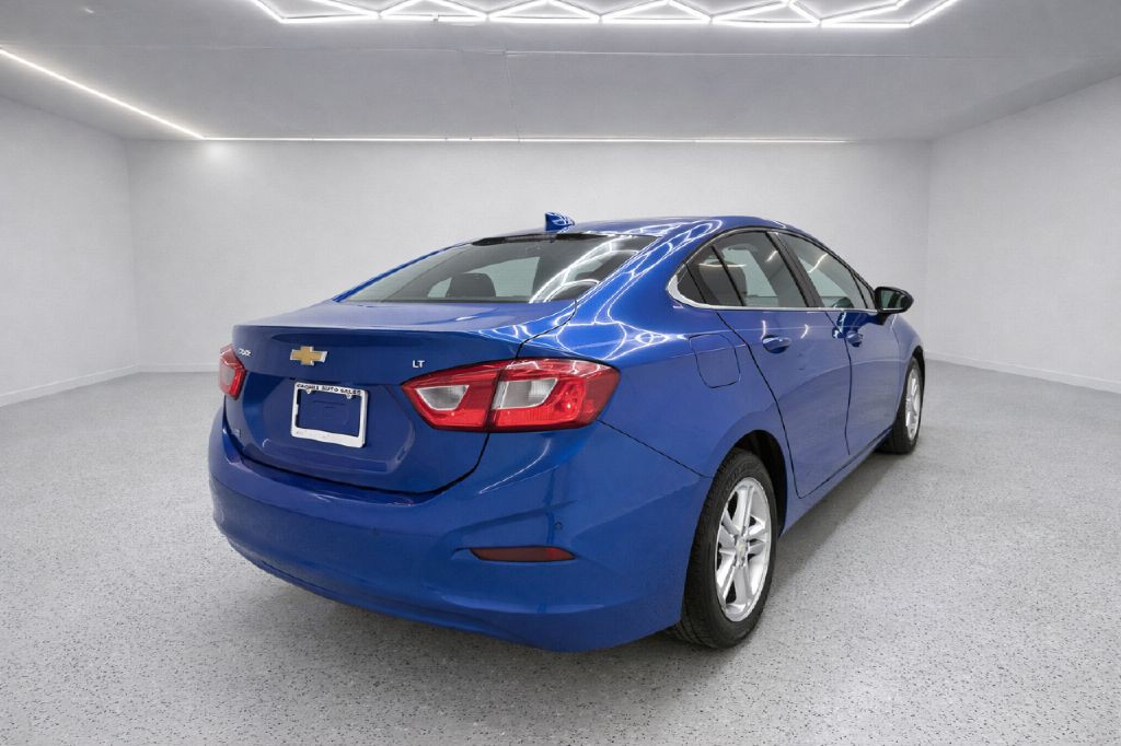 2017 Chevrolet Cruze Image 3