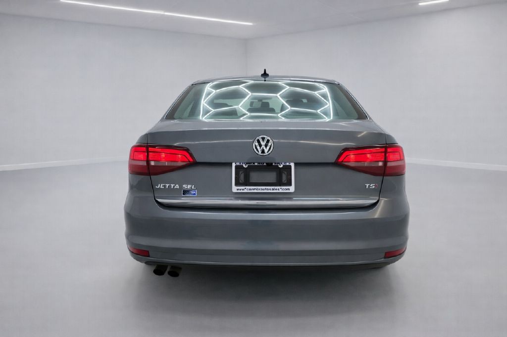 2017 Volkswagen Jetta Image 4
