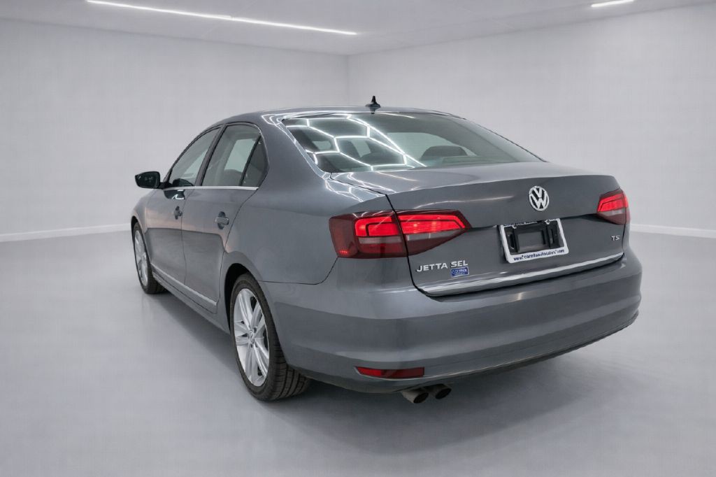 2017 Volkswagen Jetta Image 5