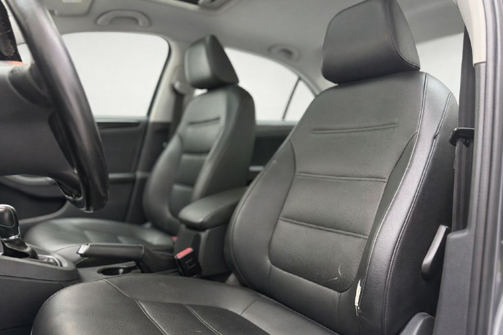 2017 Volkswagen Jetta Image 9