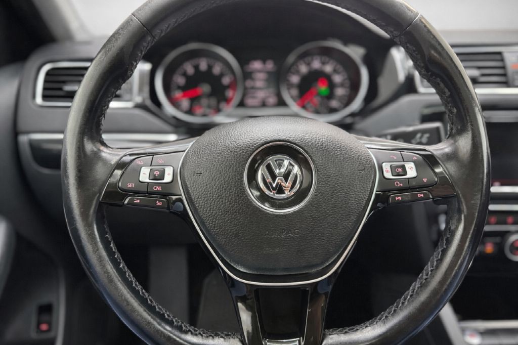 2017 Volkswagen Jetta Image 13