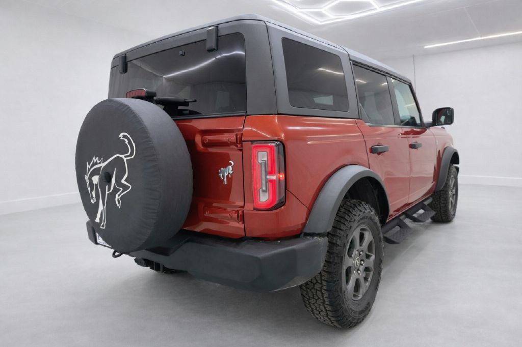 2023 Ford Bronco Image 3