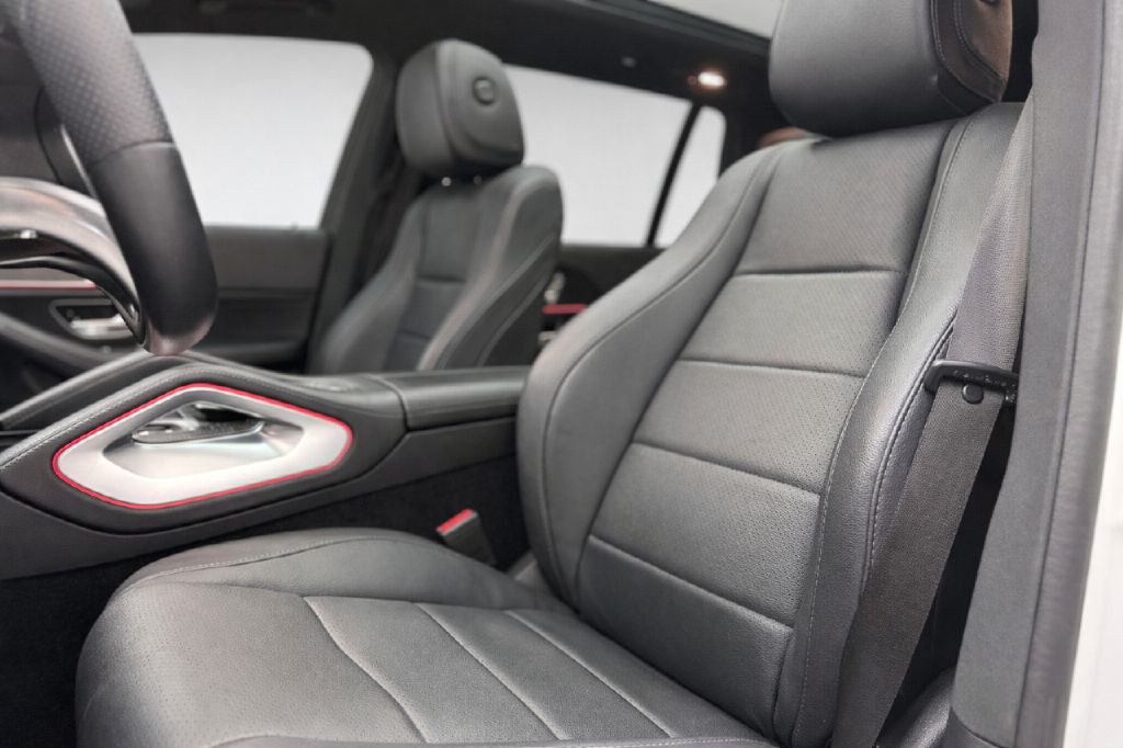 2023 Mercedes-Benz GLS-Class Image 9