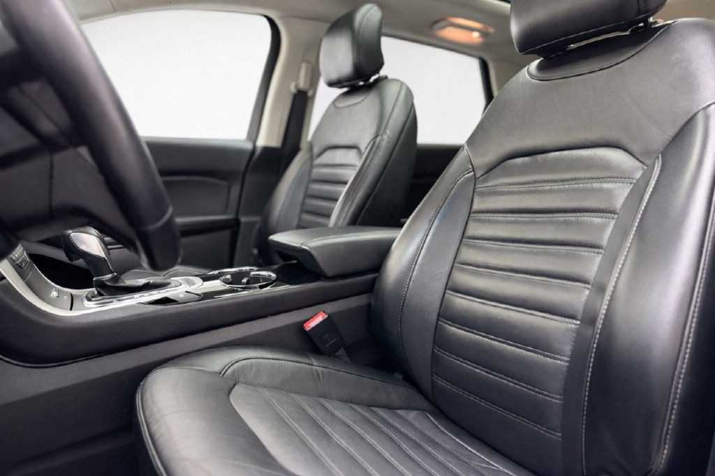 2016 Ford Edge Image 9