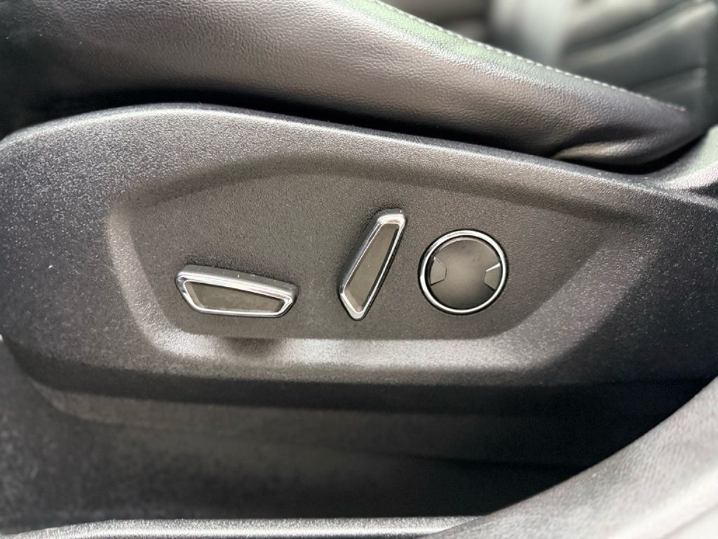 2016 Ford Edge Image 10