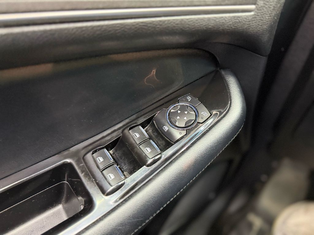 2016 Ford Edge Image 12