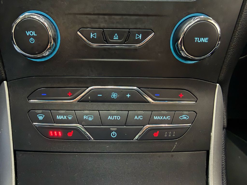 2016 Ford Edge Image 20