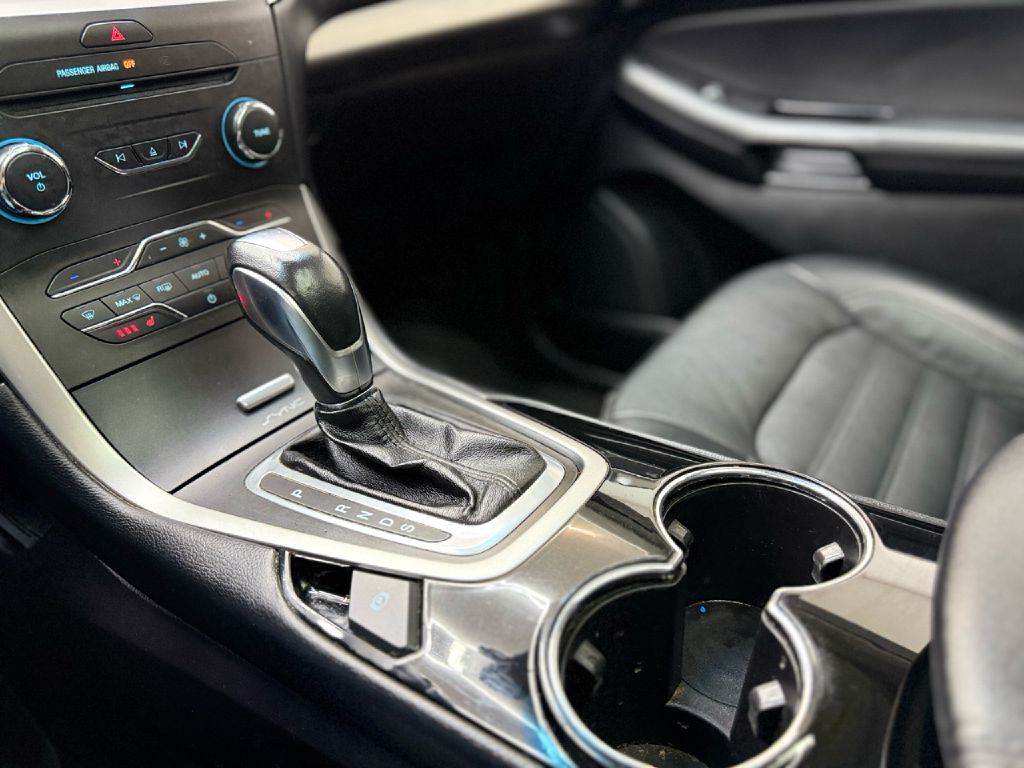 2016 Ford Edge Image 21