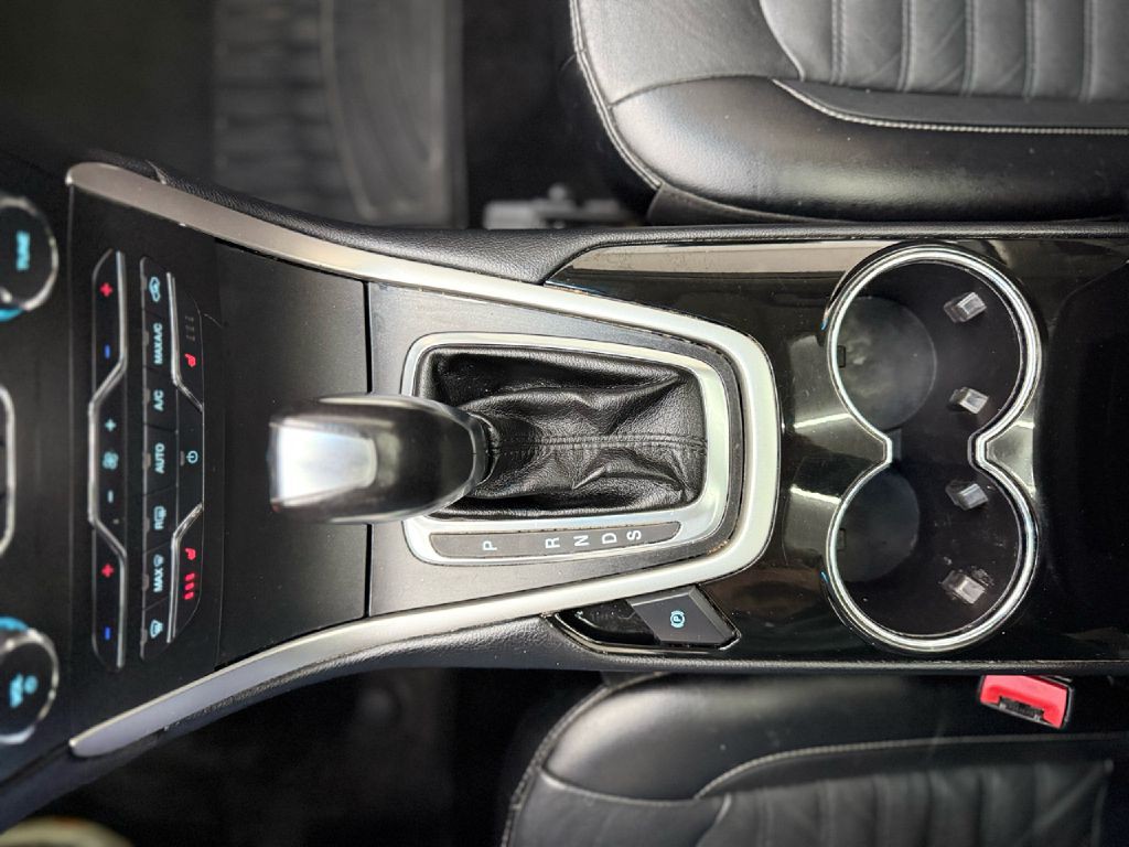 2016 Ford Edge Image 22