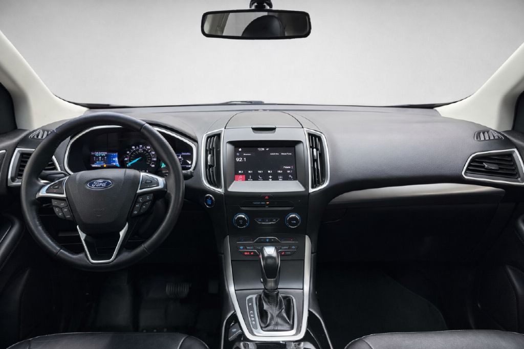 2016 Ford Edge Image 24