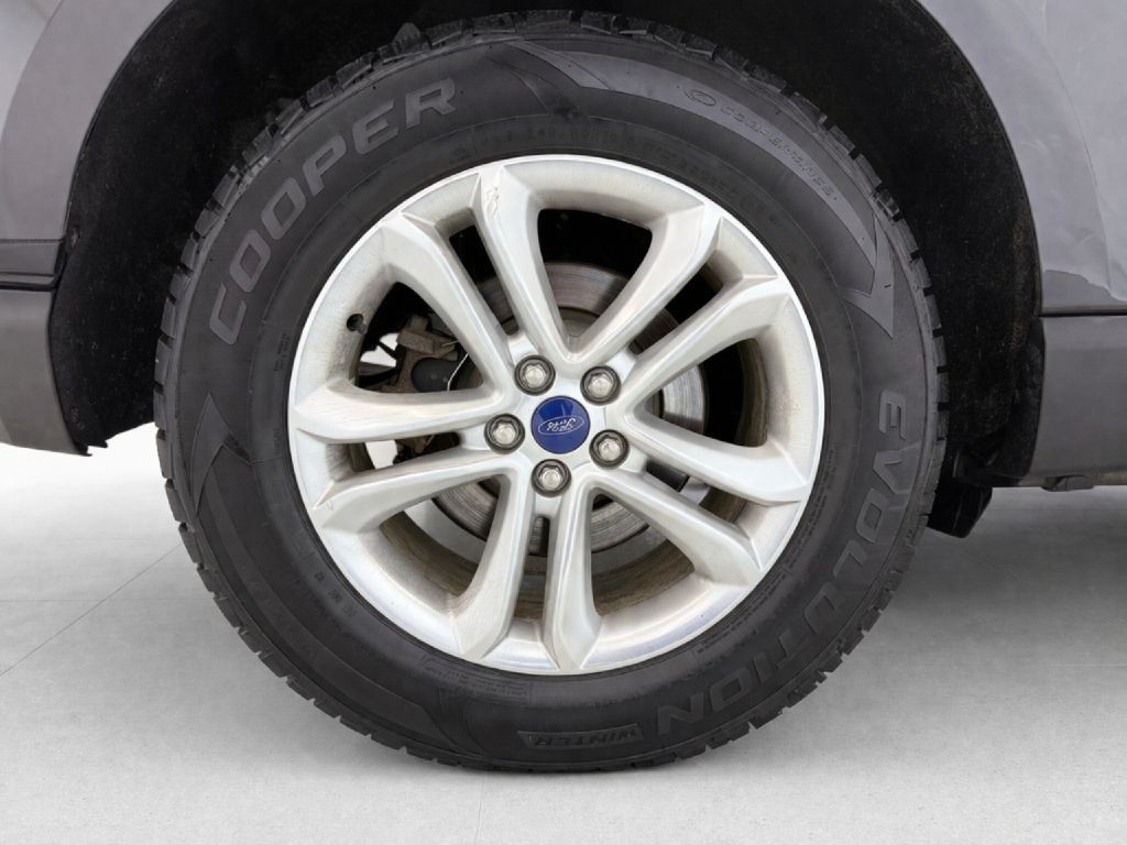 2016 Ford Edge Image 32