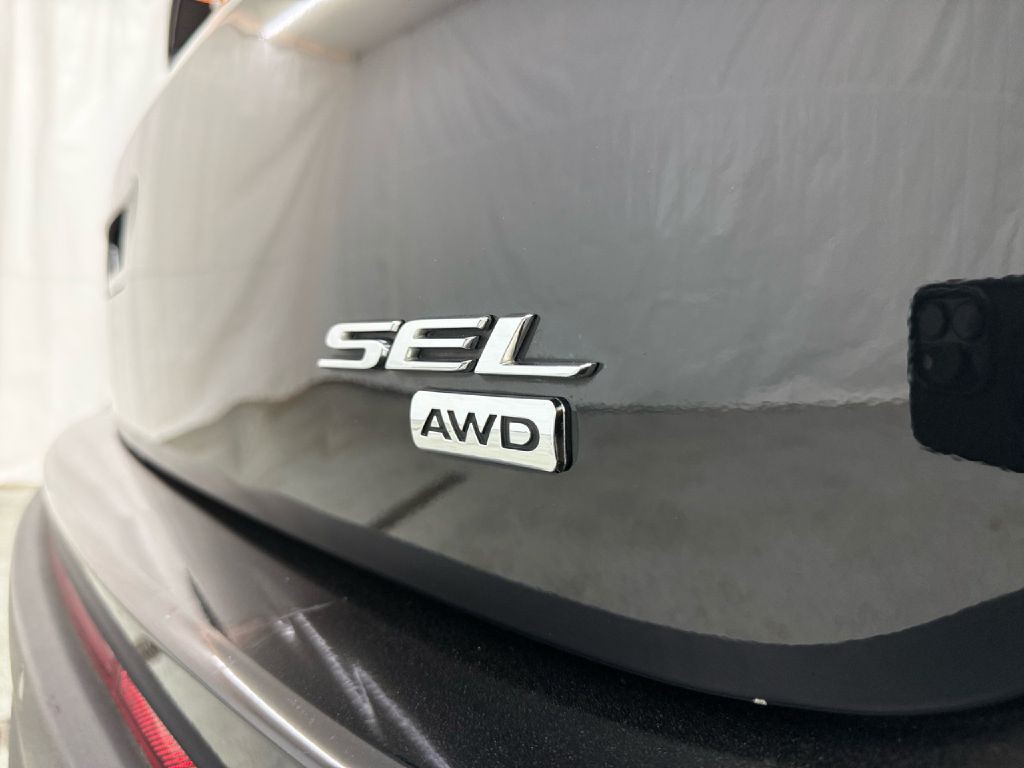 2016 Ford Edge Image 38