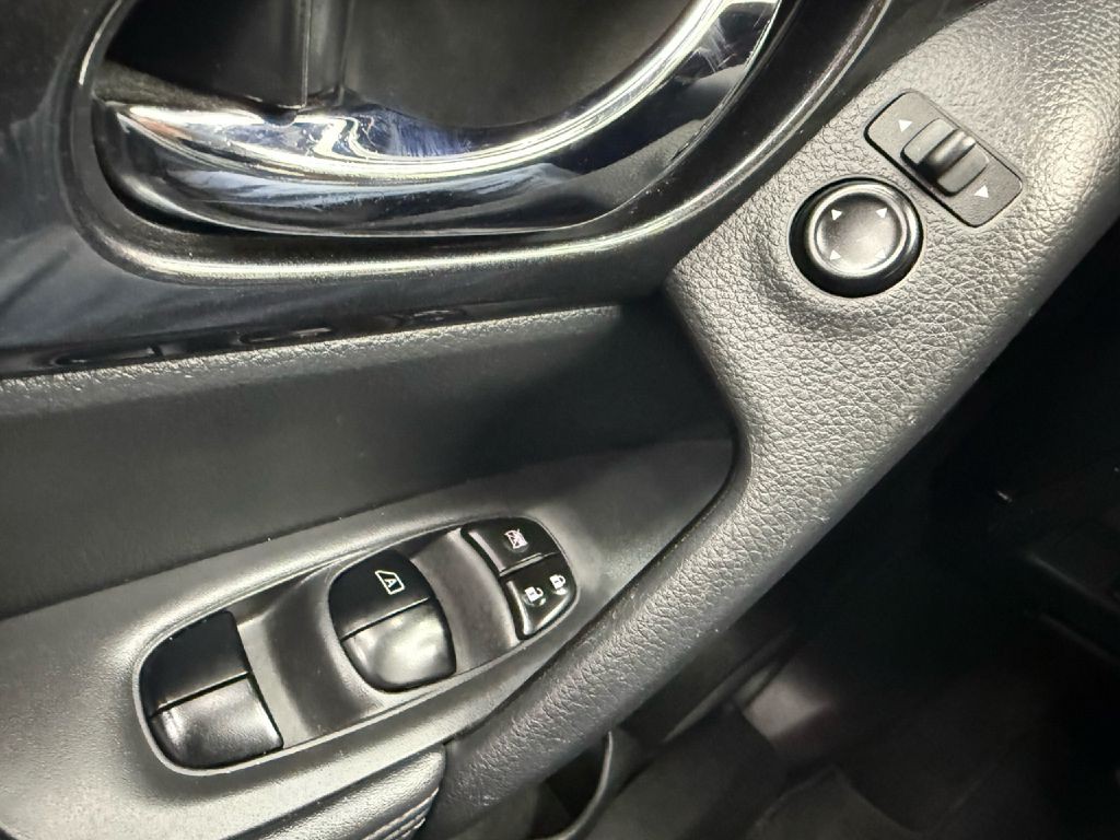 2018 Nissan Rogue Image 11