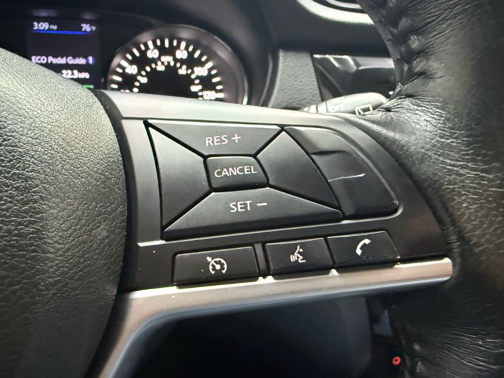 2018 Nissan Rogue Image 14