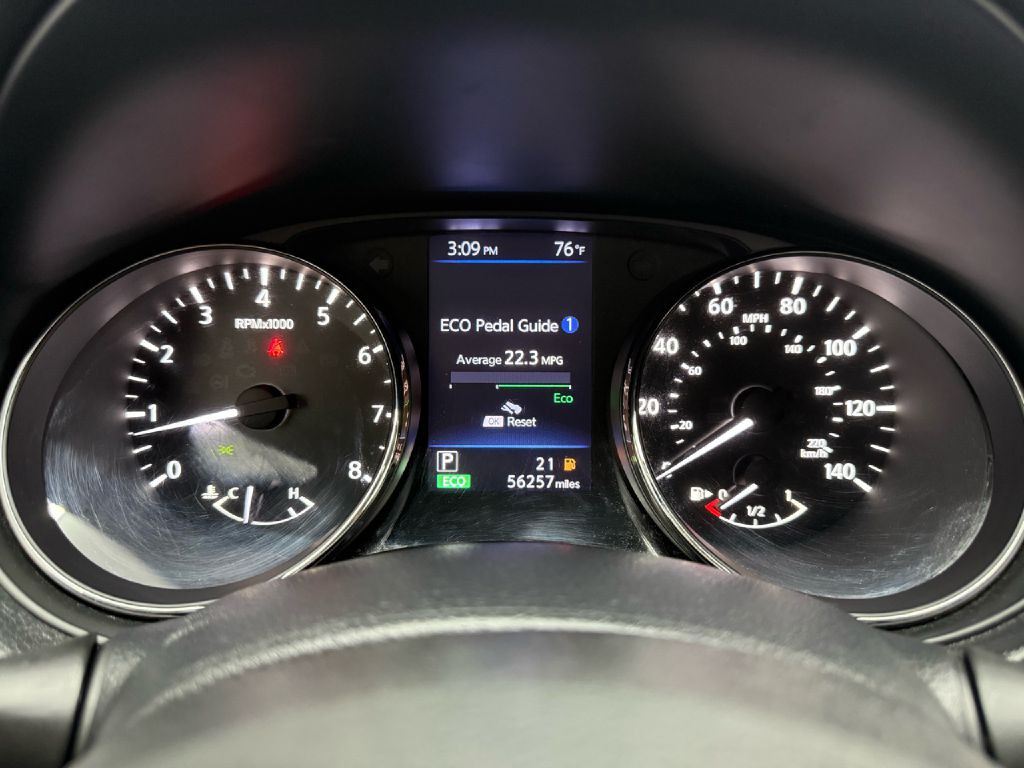 2018 Nissan Rogue Image 15