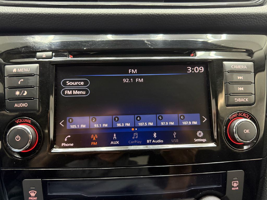 2018 Nissan Rogue Image 16