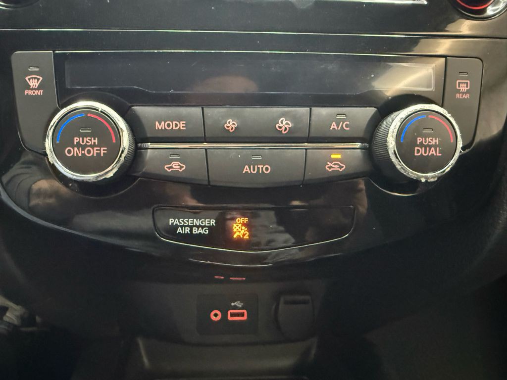 2018 Nissan Rogue Image 18