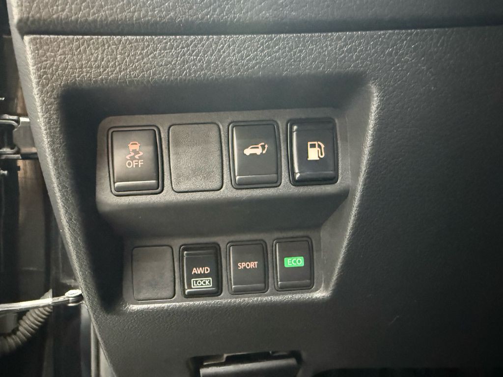 2018 Nissan Rogue Image 21