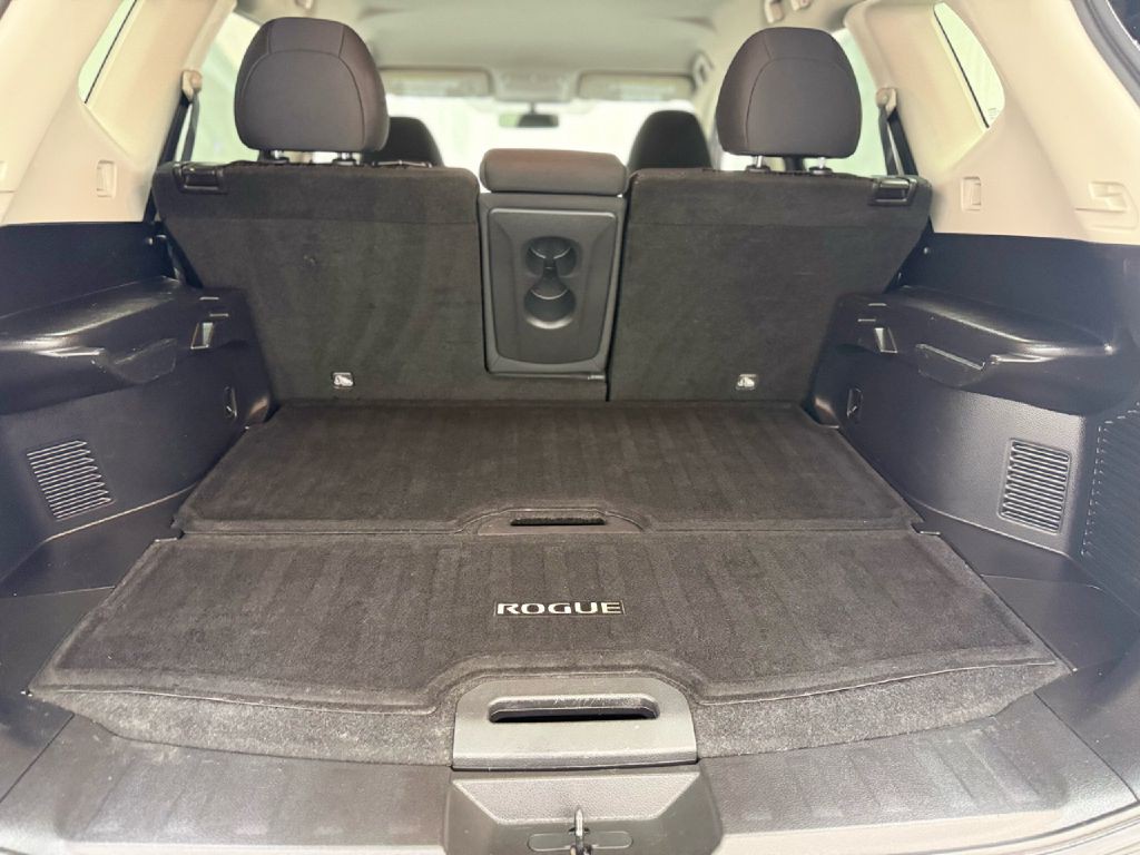 2018 Nissan Rogue Image 23