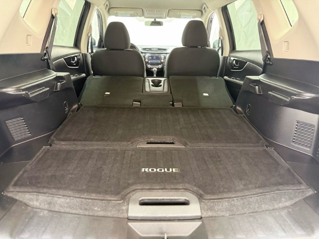 2018 Nissan Rogue Image 25