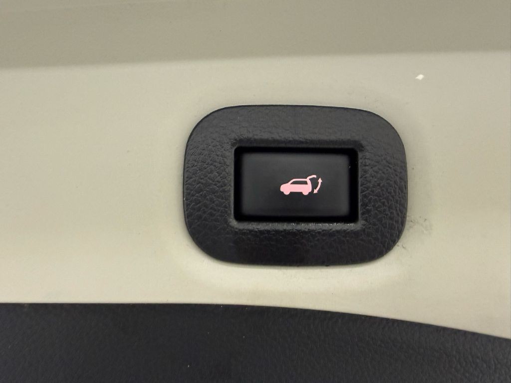 2018 Nissan Rogue Image 26