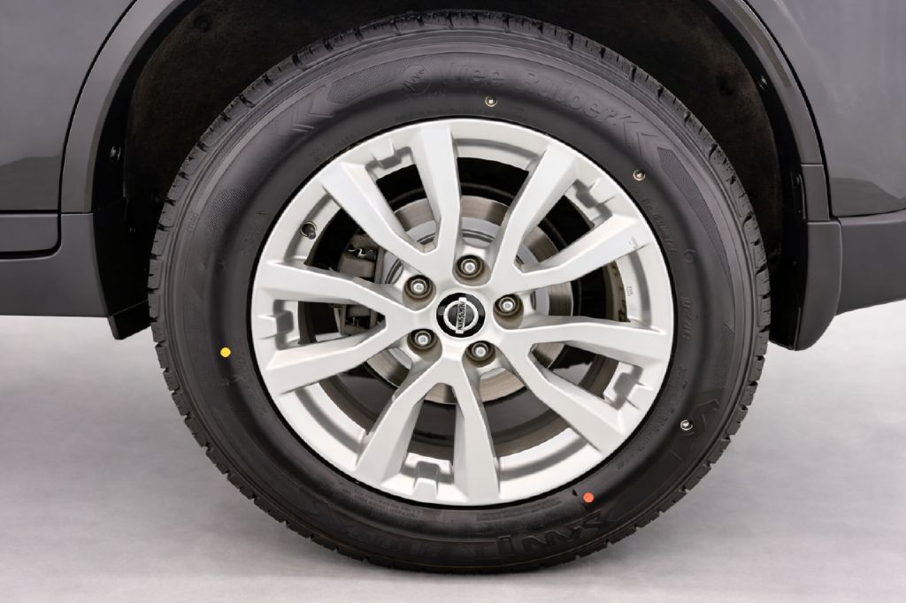 2018 Nissan Rogue Image 30