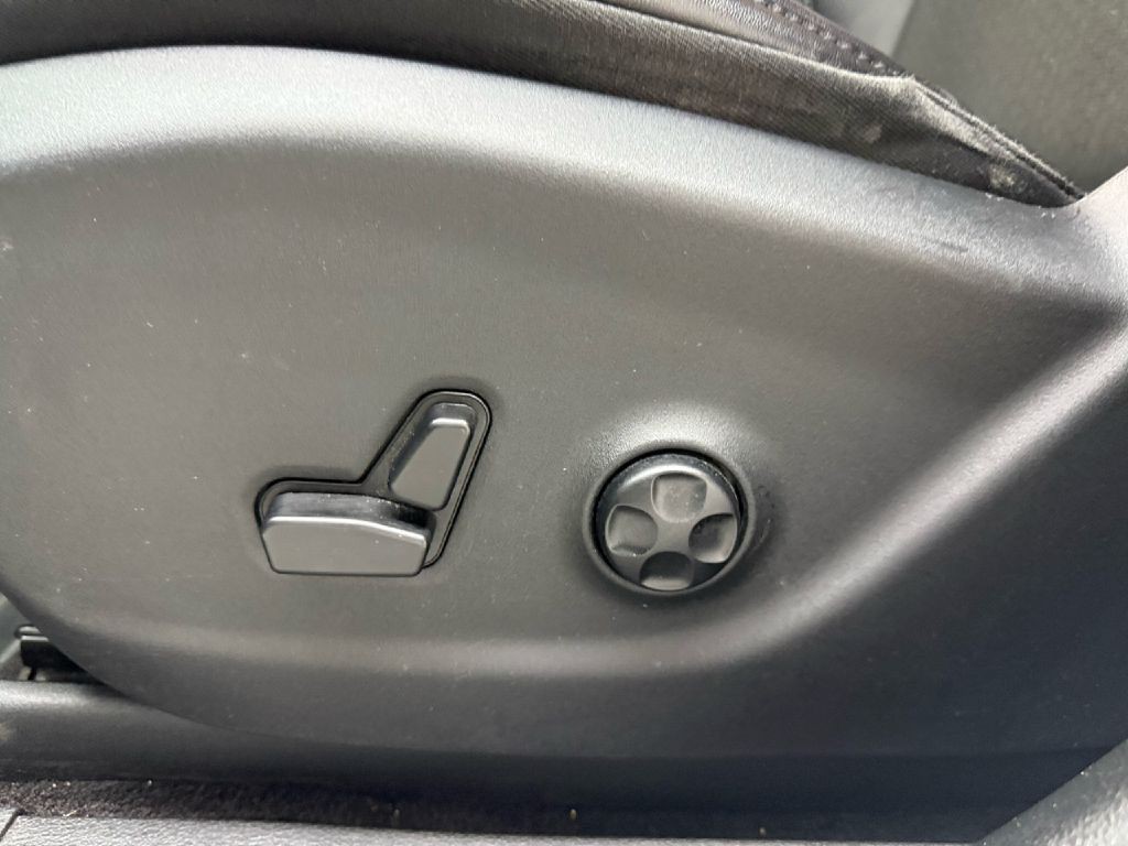 2019 Jeep Cherokee Image 10