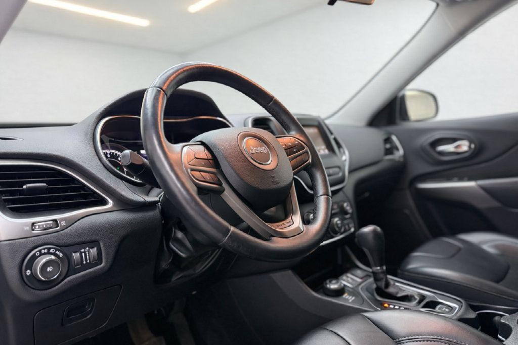 2019 Jeep Cherokee Image 35