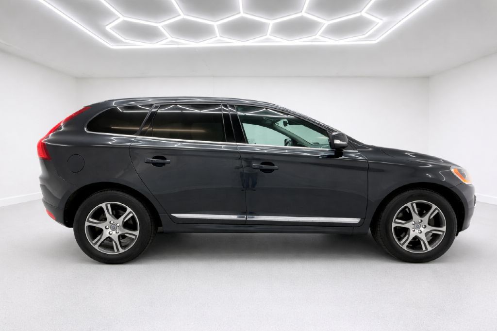 2015 Volvo XC60 Image 2