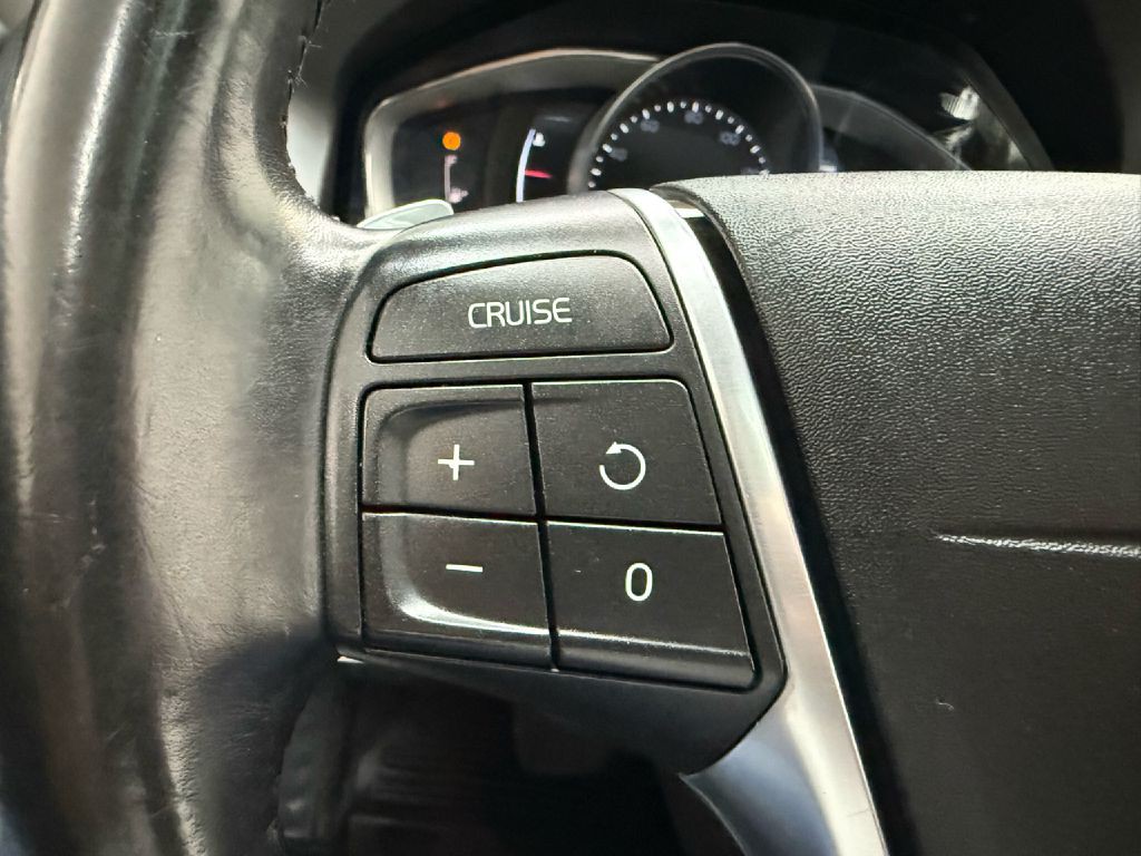 2015 Volvo XC60 Image 14