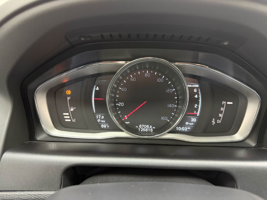 2015 Volvo XC60 Image 16