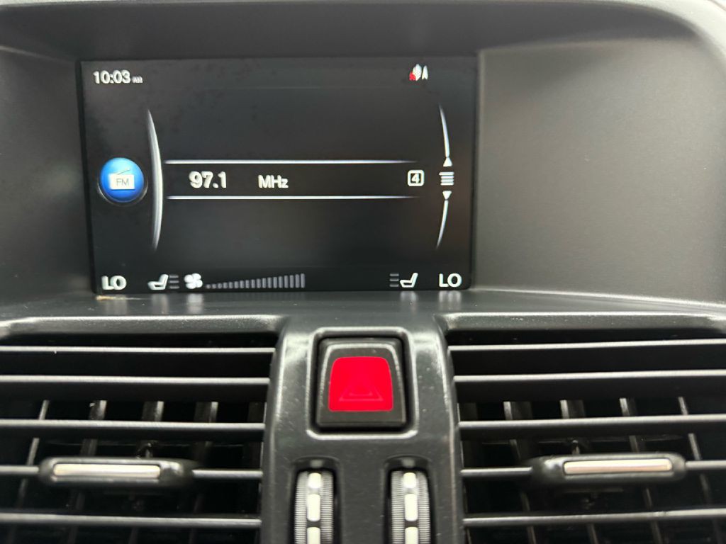 2015 Volvo XC60 Image 17