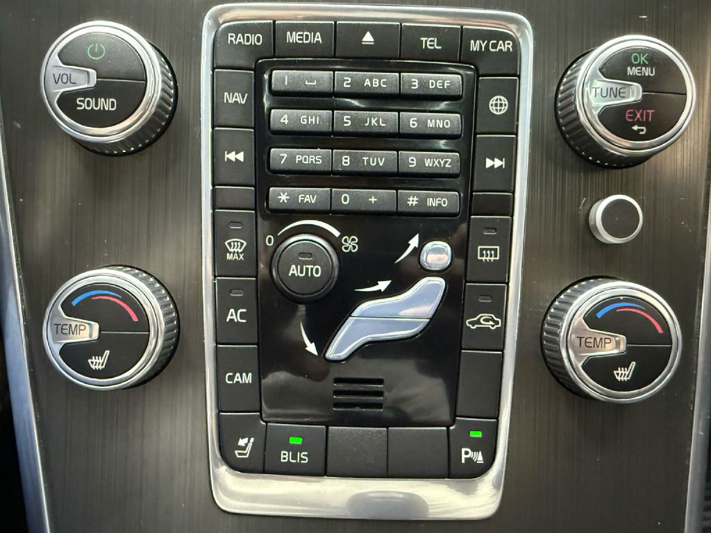 2015 Volvo XC60 Image 19