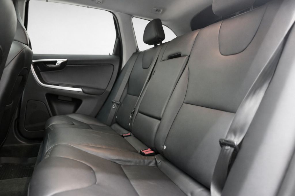 2015 Volvo XC60 Image 22