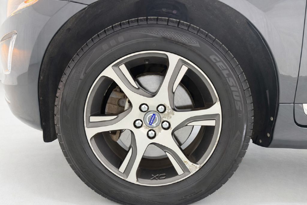 2015 Volvo XC60 Image 28