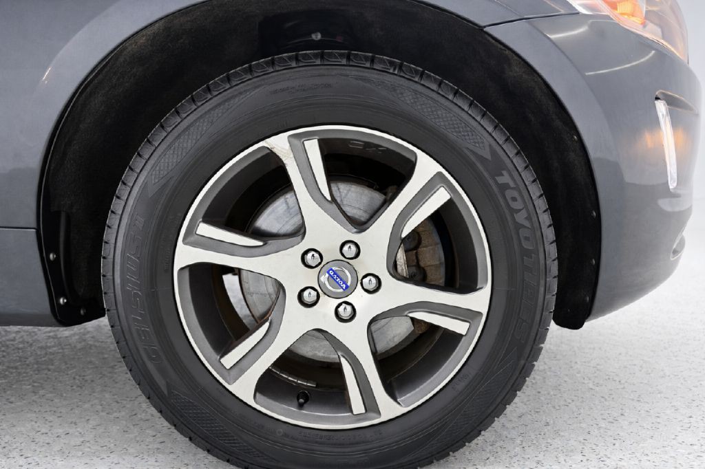 2015 Volvo XC60 Image 32