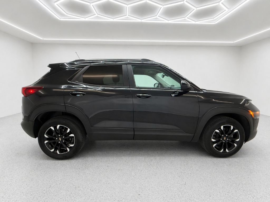 2023 Chevrolet Trailblazer Image 2