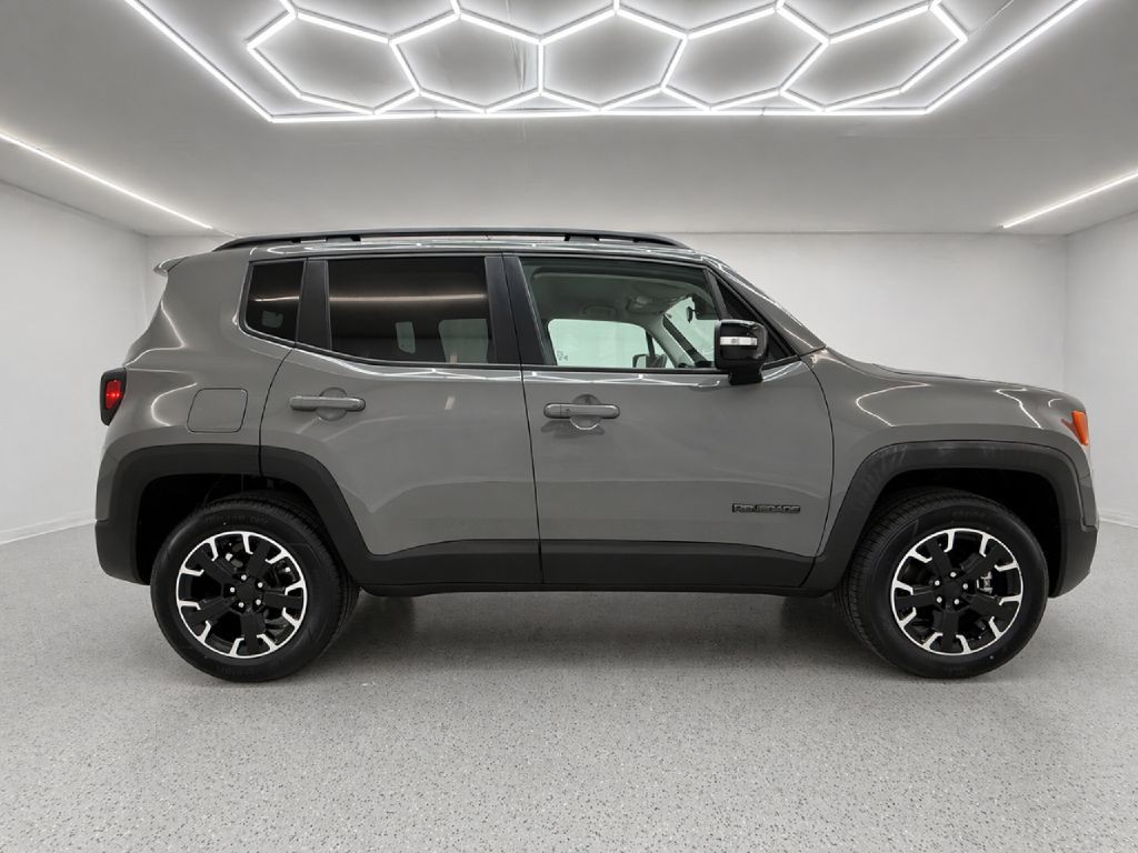 2023 Jeep Renegade Image 2