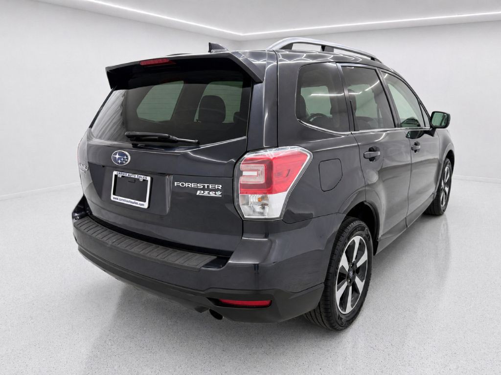 2017 Subaru Forester Image 3