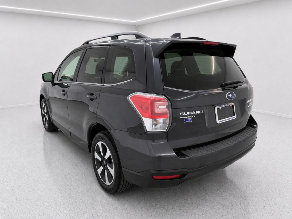 2017 Subaru Forester Image 5