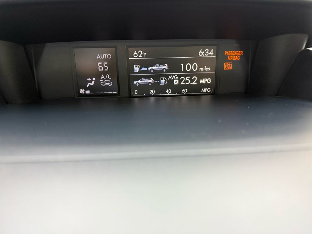 2017 Subaru Forester Image 17