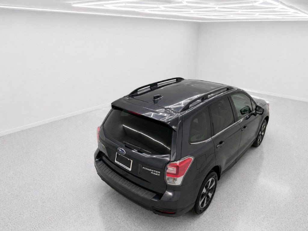2017 Subaru Forester Image 35