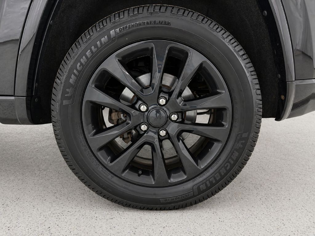 2019 Jeep Grand Cherokee Image 32