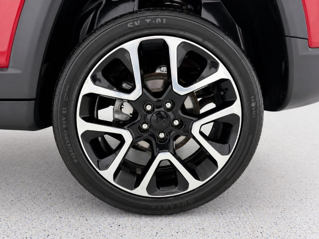 2018 Jeep Compass Image 32